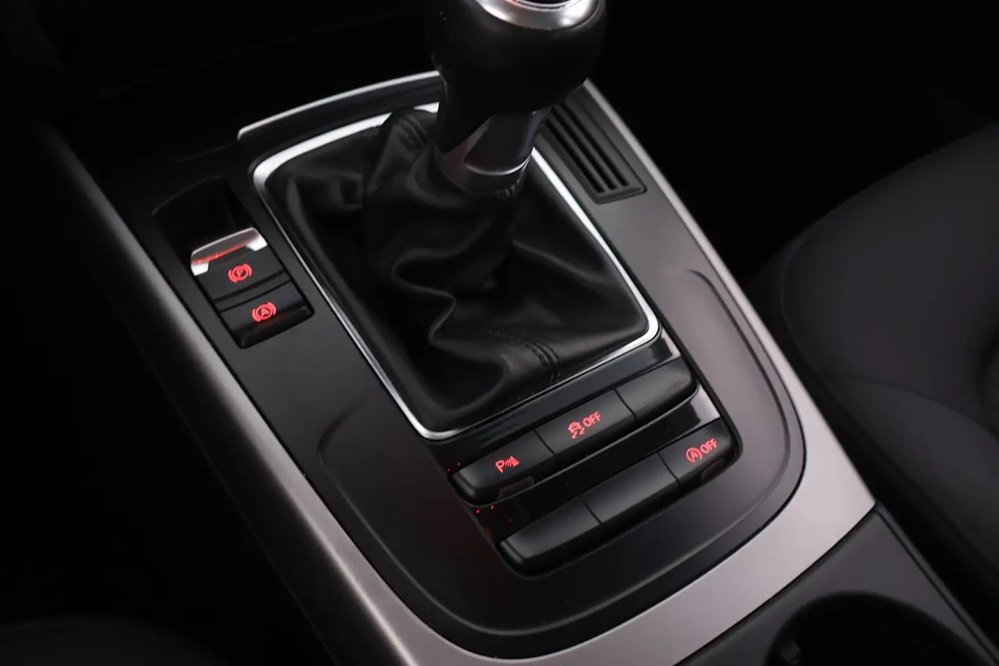 Car Image - 4o8z3EfavhIlfFxTKoxqPR