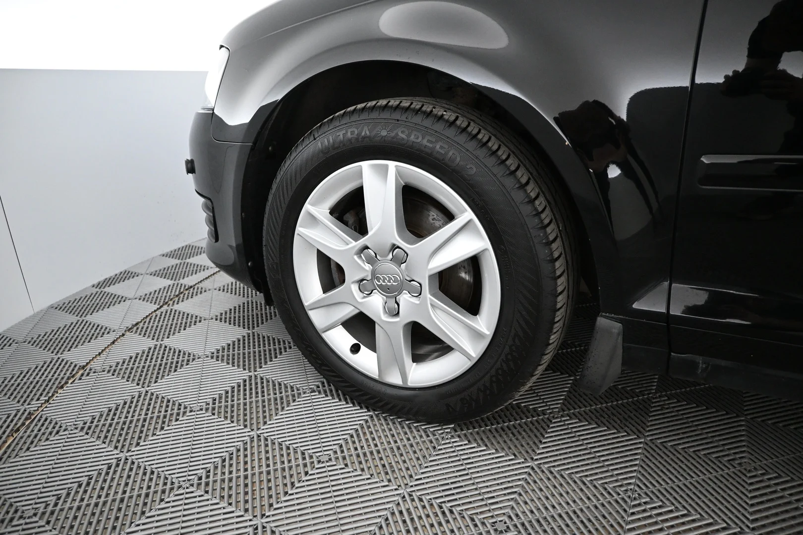 Car Image - 77i0YOQxEd3REugvMcAYaY