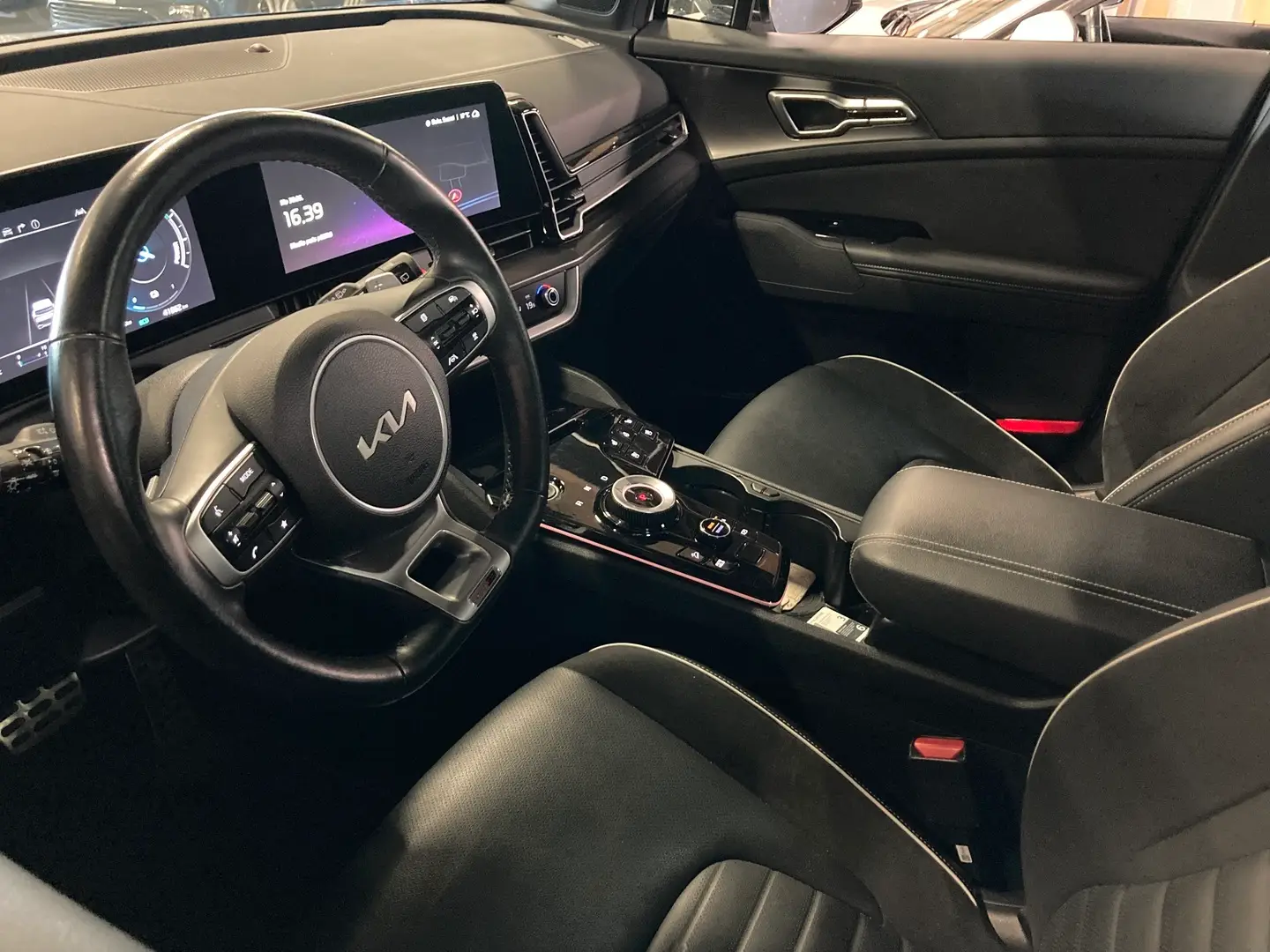 Car Image - 6P6JRHdS2MYx1D0VZuDf2S