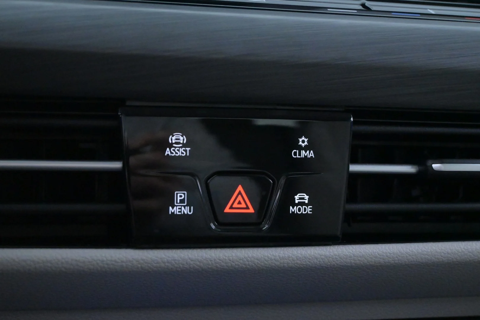 Car Image - 16uVDu3JnCeMyEd1AKSDve