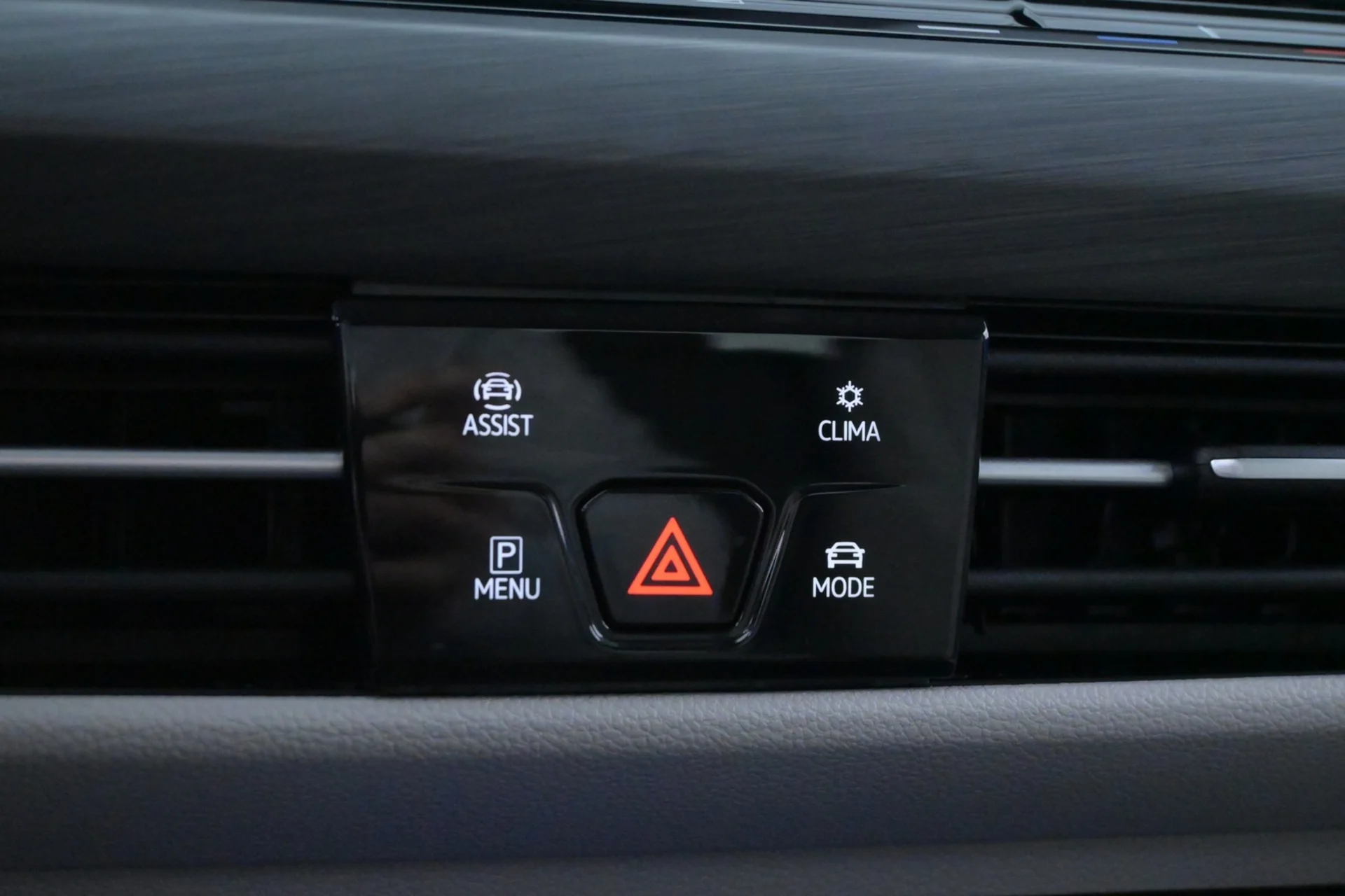Car Image - 16uVDu3JnCeMyEd1AKSDve