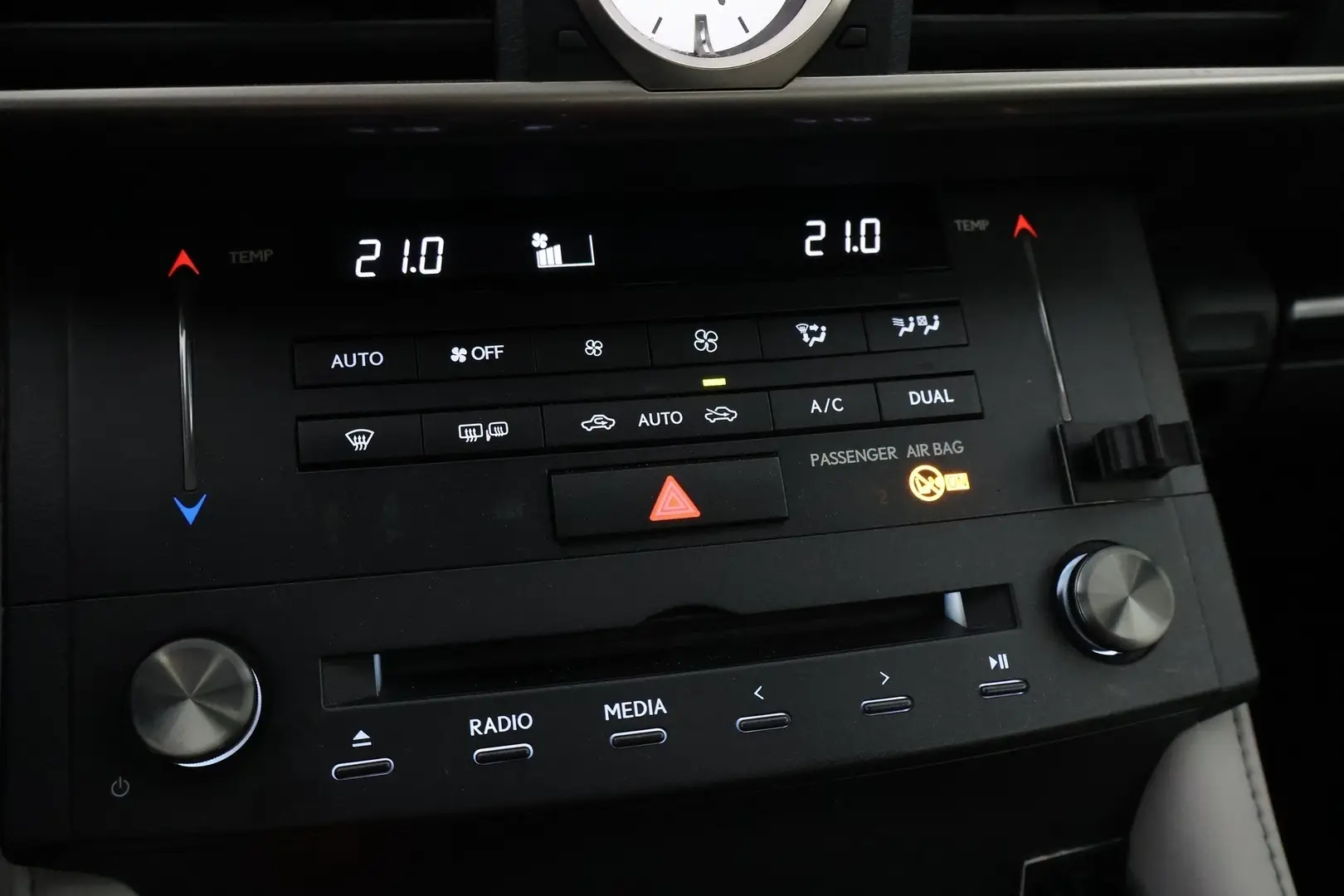 Car Image - 3djBWSpEVwTixKvz6j4dFS