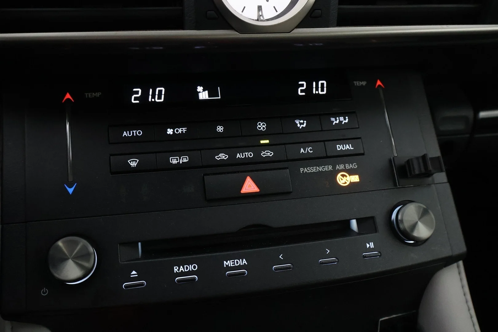 Car Image - 3djBWSpEVwTixKvz6j4dFS