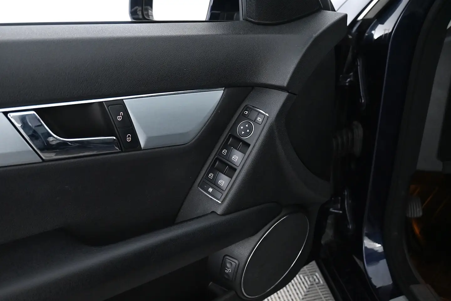 Car Image - 6fStvv0a9JeRErdvk8hUQ6