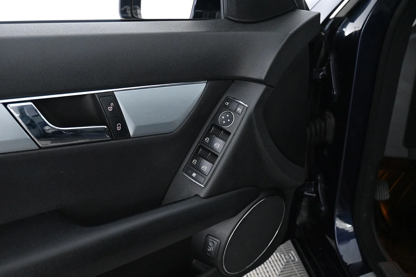 Car Image - 6fStvv0a9JeRErdvk8hUQ6