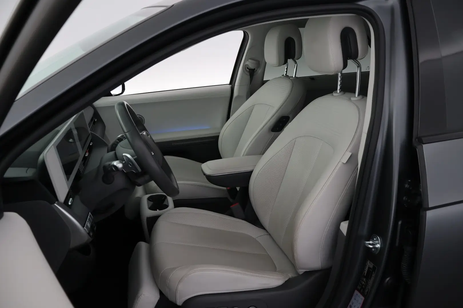 Car Image - 4hp1ZrA5sxmnMywvuzO4R7