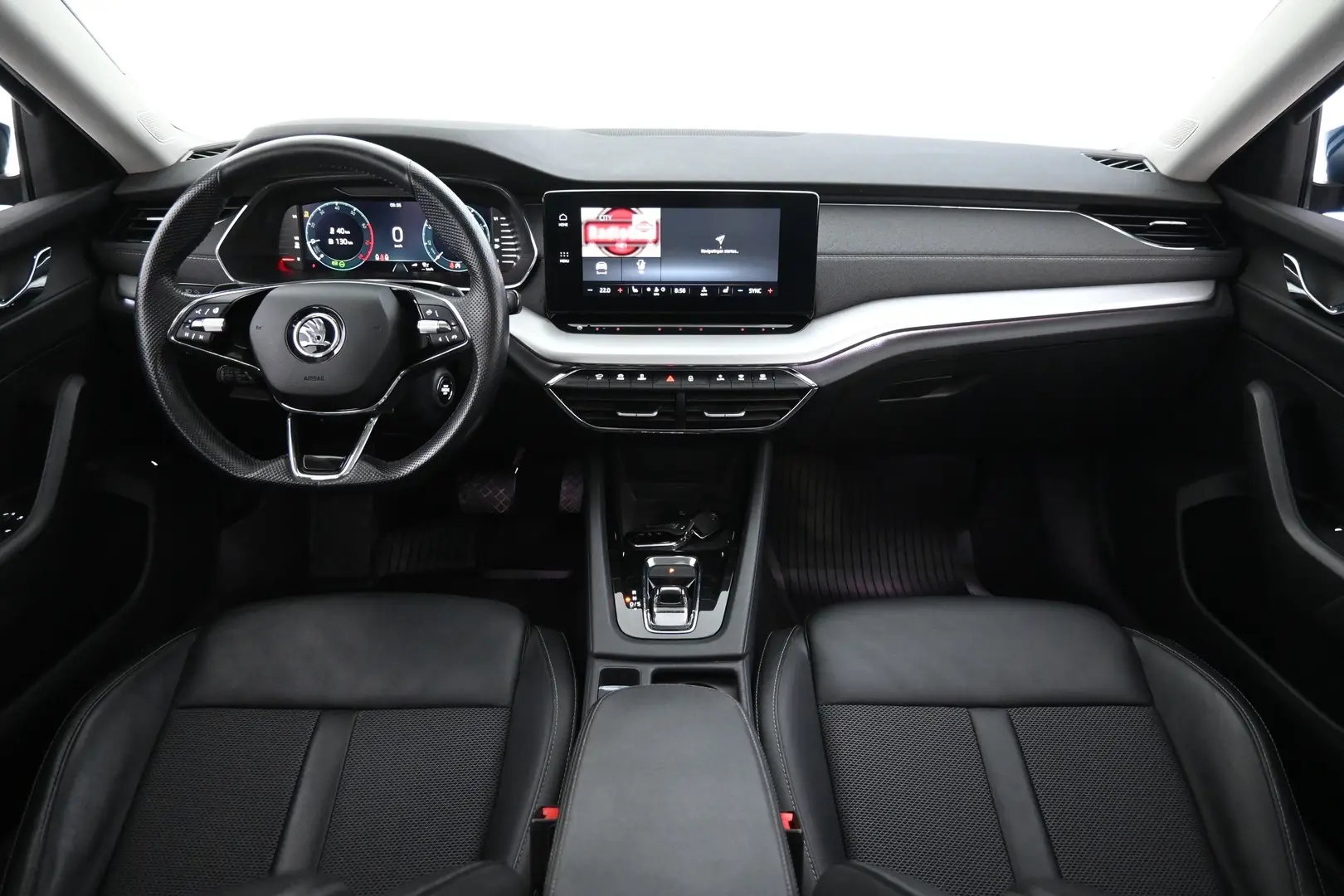 Car Image - 6CYiivnPxrrJjA8Qp4qq6s