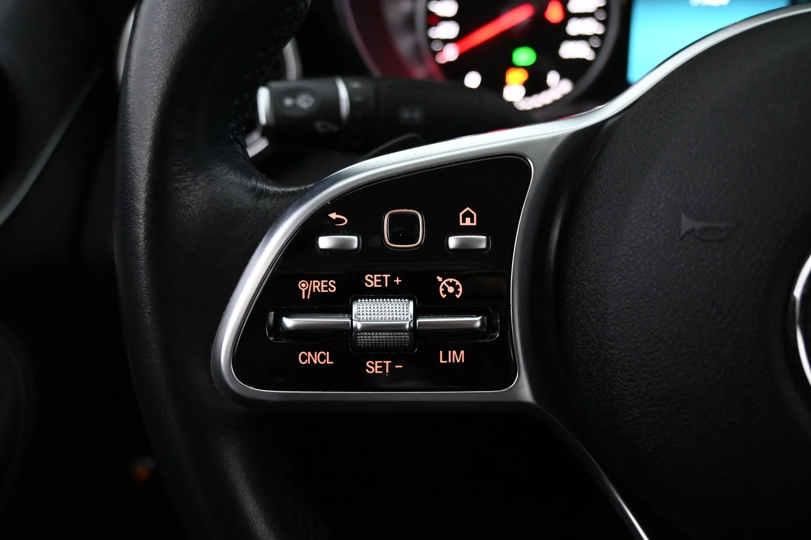 Car Image - 2SsqXMjY9MV1r5rCEtqHZa