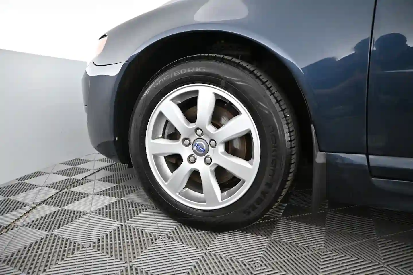 Car Image - 4V5BQhhqlZq6hvGB2rKl1I