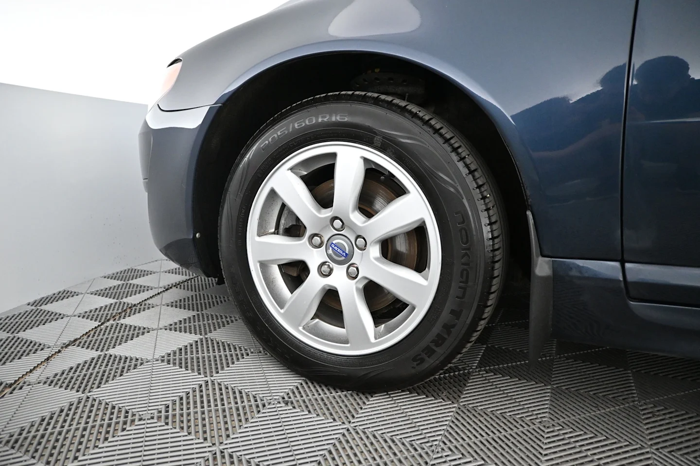 Car Image - 4V5BQhhqlZq6hvGB2rKl1I