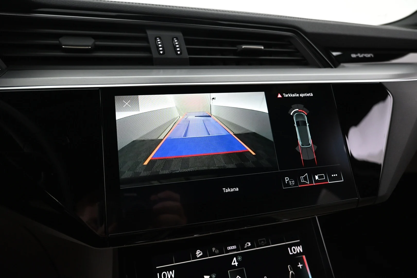Car Image - 374CIl4GnTDsLr9HBTC0RS