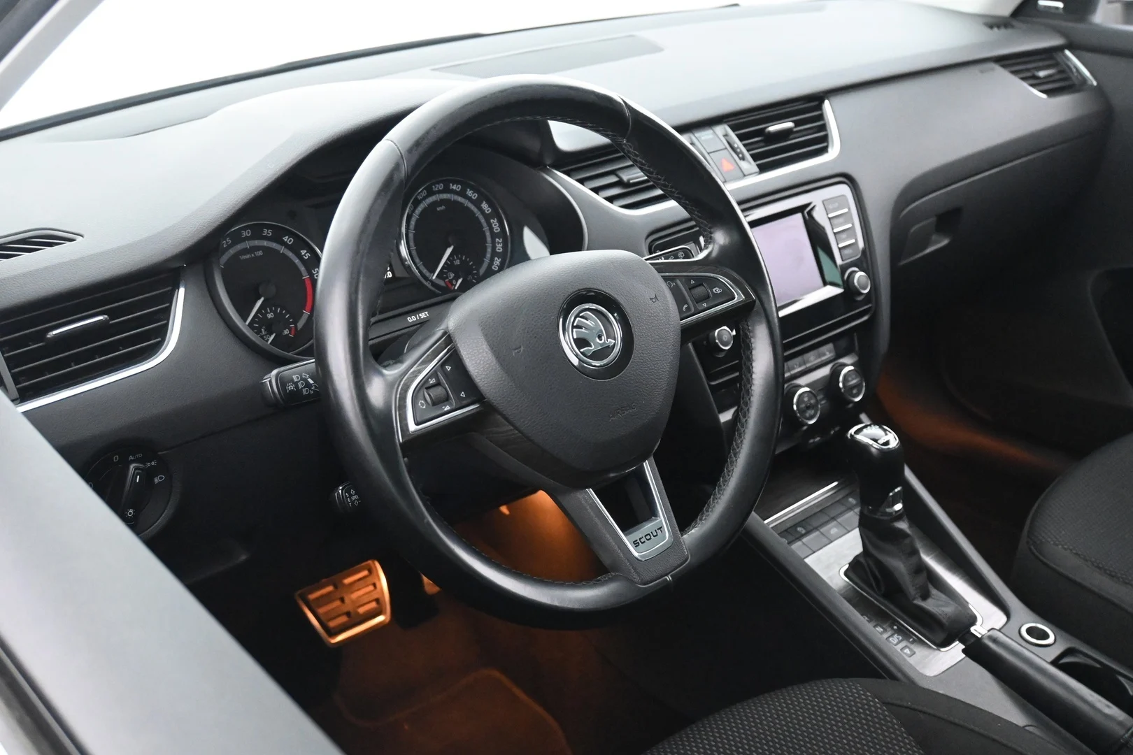 Car Image - 72YtNw0L6Q02AhpjgOzRr6