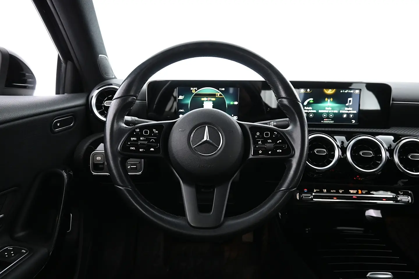 Car Image - 7F25BBbMBP6ziqZHOugbmD