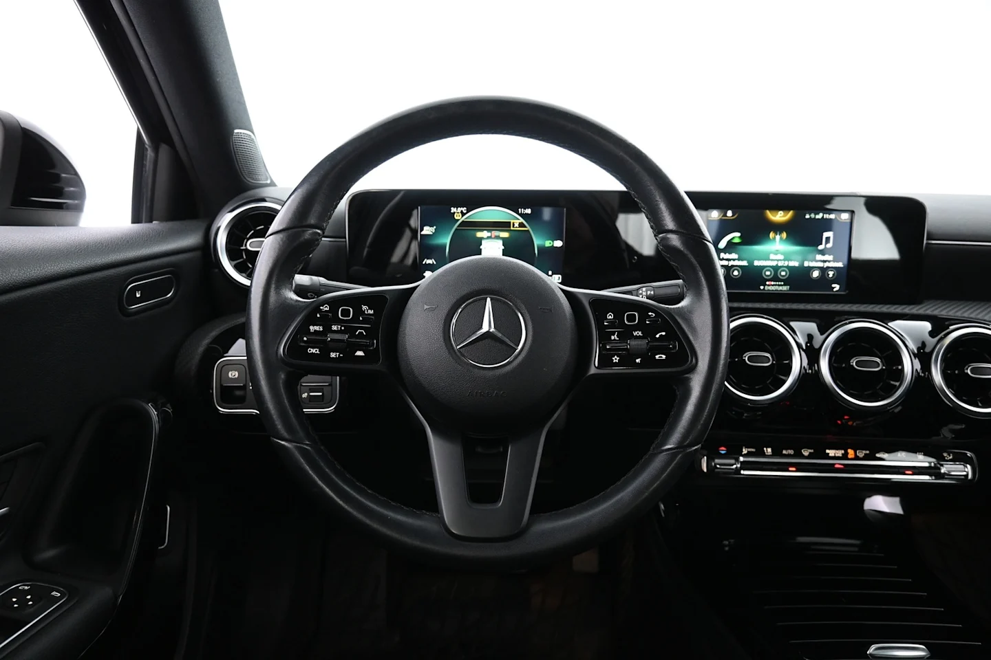 Car Image - 7F25BBbMBP6ziqZHOugbmD
