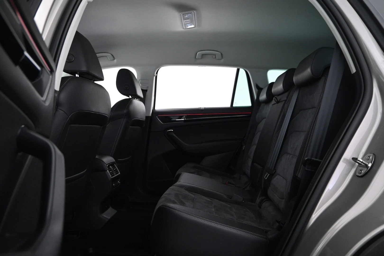 Car Image - 3SoY7u4VcKUvuY8ORQyNC6