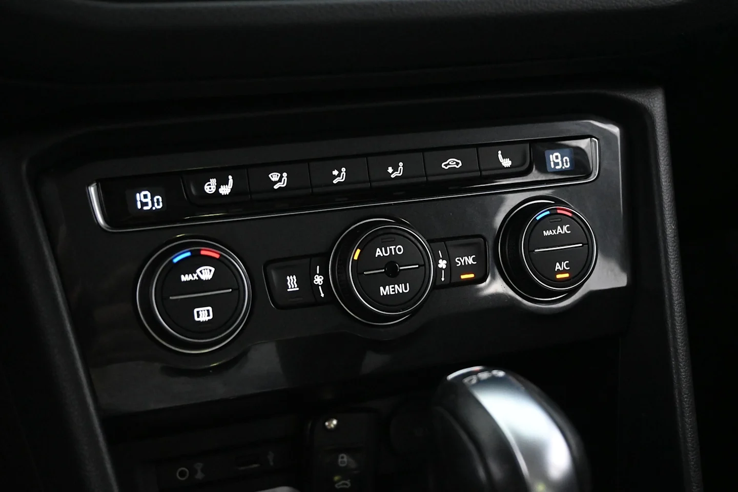Car Image - 7JBRSnC2MQgP6xfamZeV2X