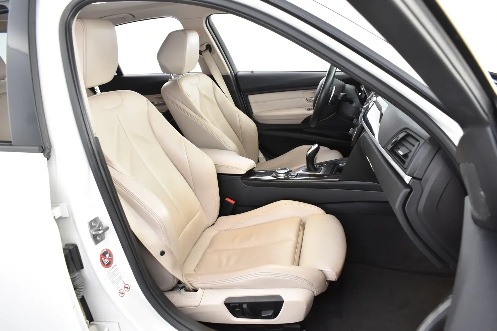 Car Image - 7FdXfqsCMb2jEf3WXog8Jx