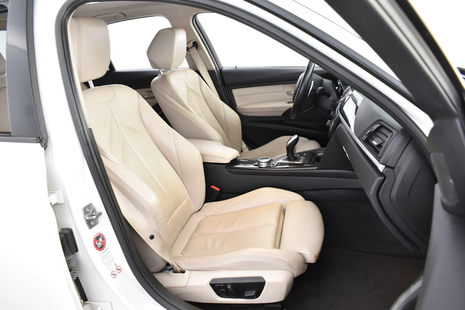 Car Image - 7FdXfqsCMb2jEf3WXog8Jx