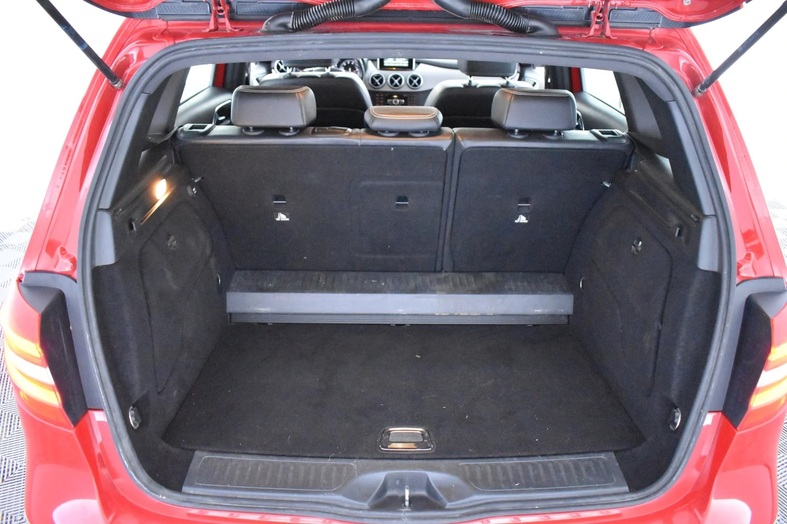 Car Image - 2XCnmGaYiU3Mm8u95nRU7V