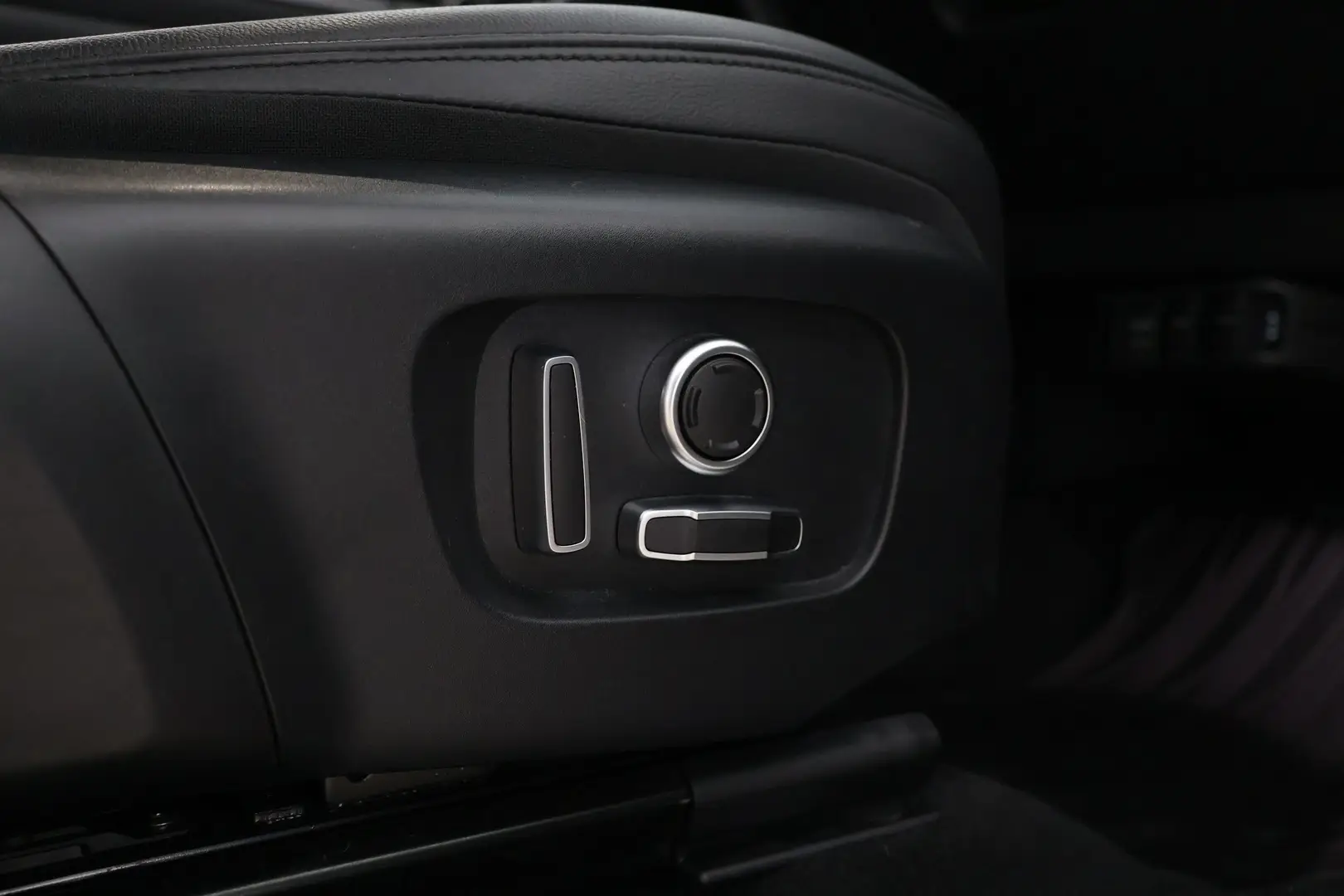 Car Image - 2m1FKHEF5TzxgP4t1GfRYi