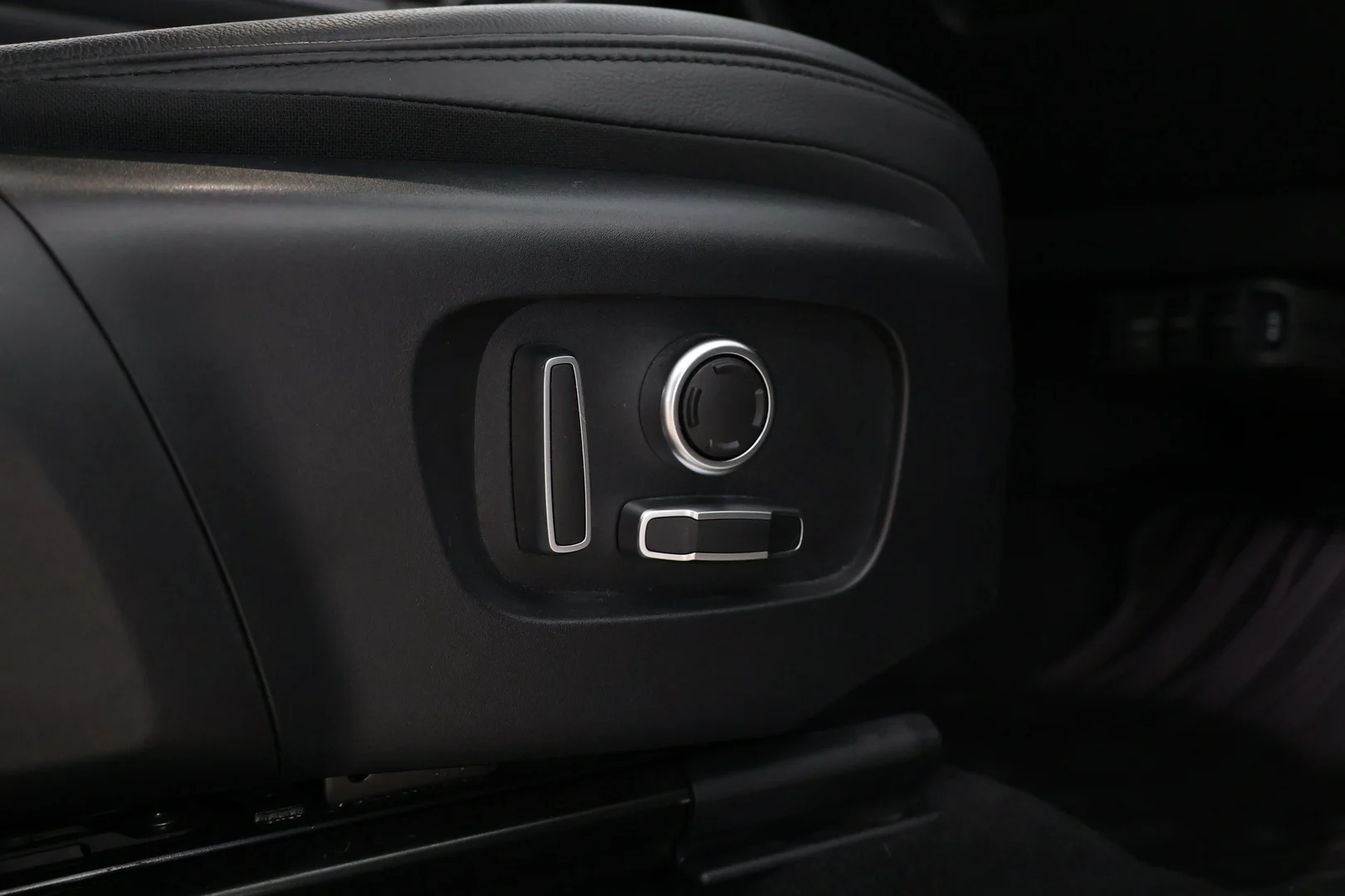 Car Image - 2m1FKHEF5TzxgP4t1GfRYi