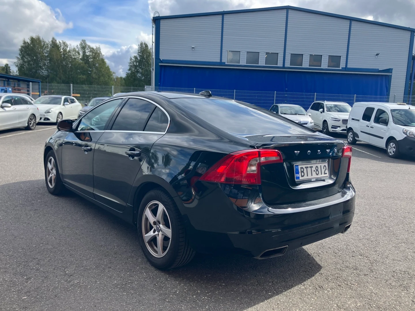 Car Image - 685cUe8YpFCj7LVYKgwI99