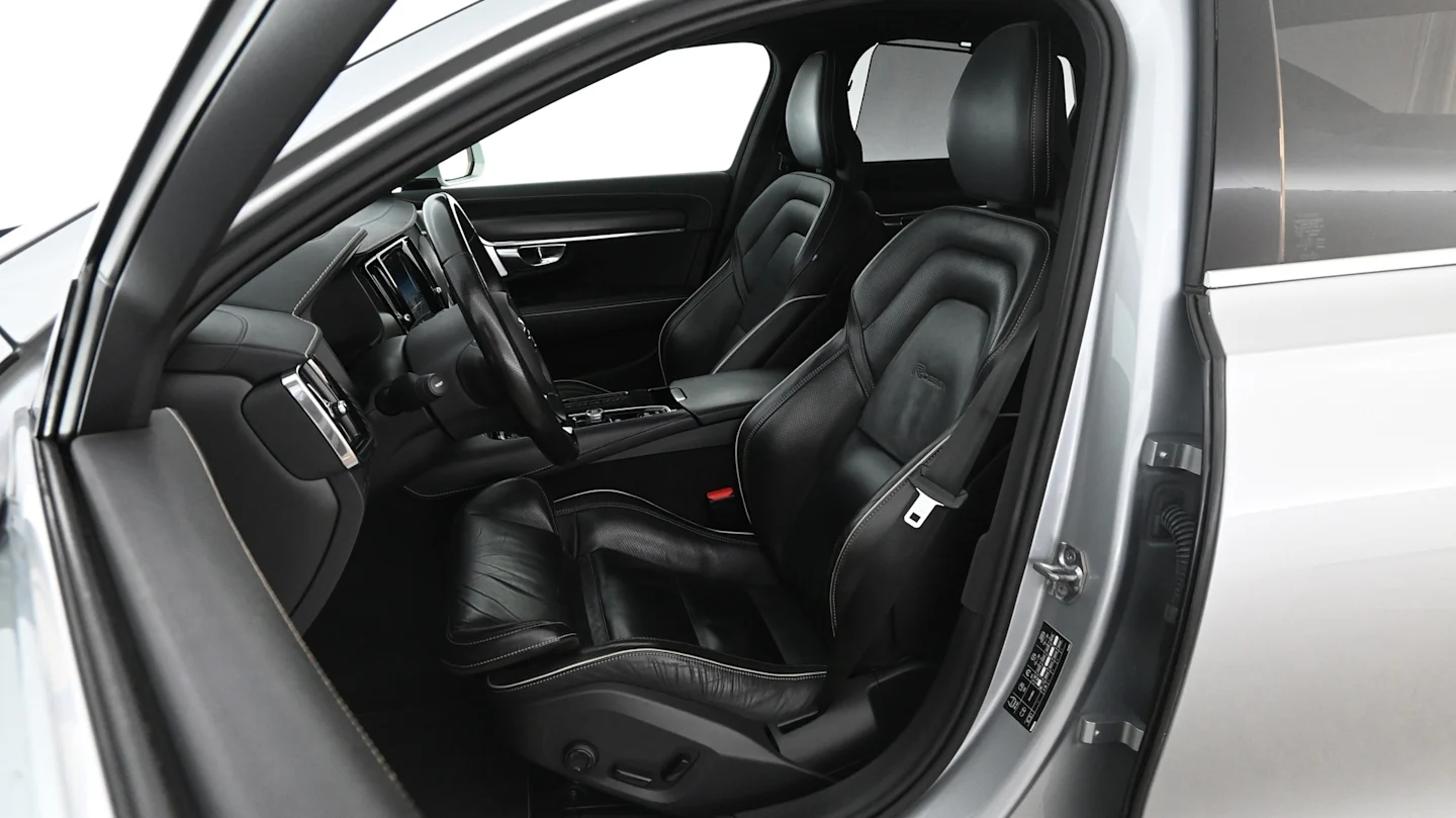 Car Image - GiMbuYobyxQC3NUb0mGVy