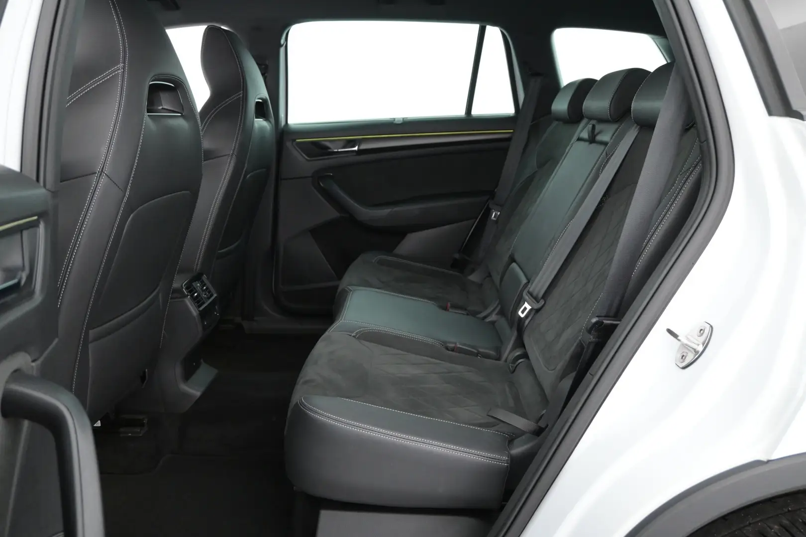Car Image - 5Q7TPXnHgjJXTB5Whzotox