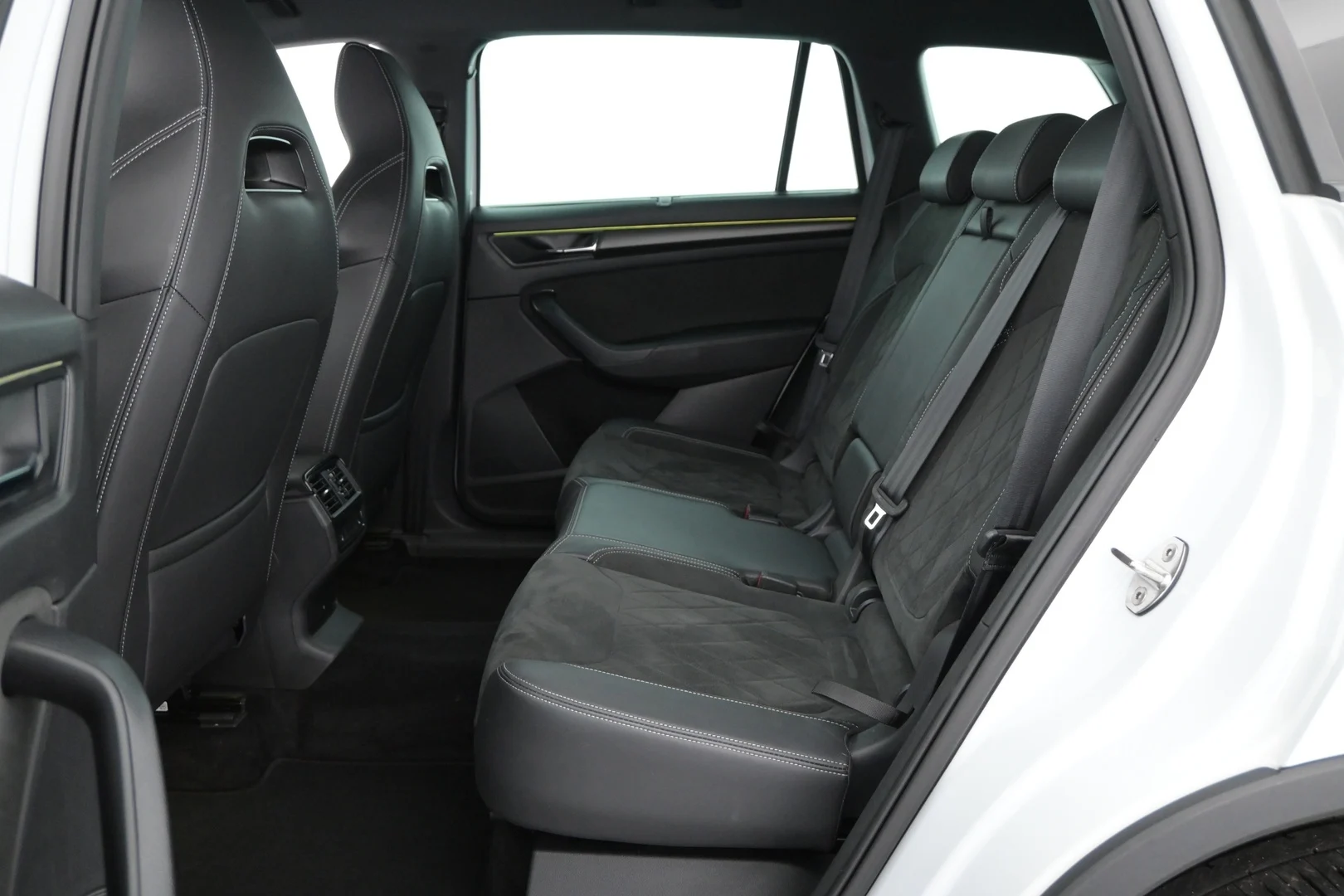 Car Image - 5Q7TPXnHgjJXTB5Whzotox