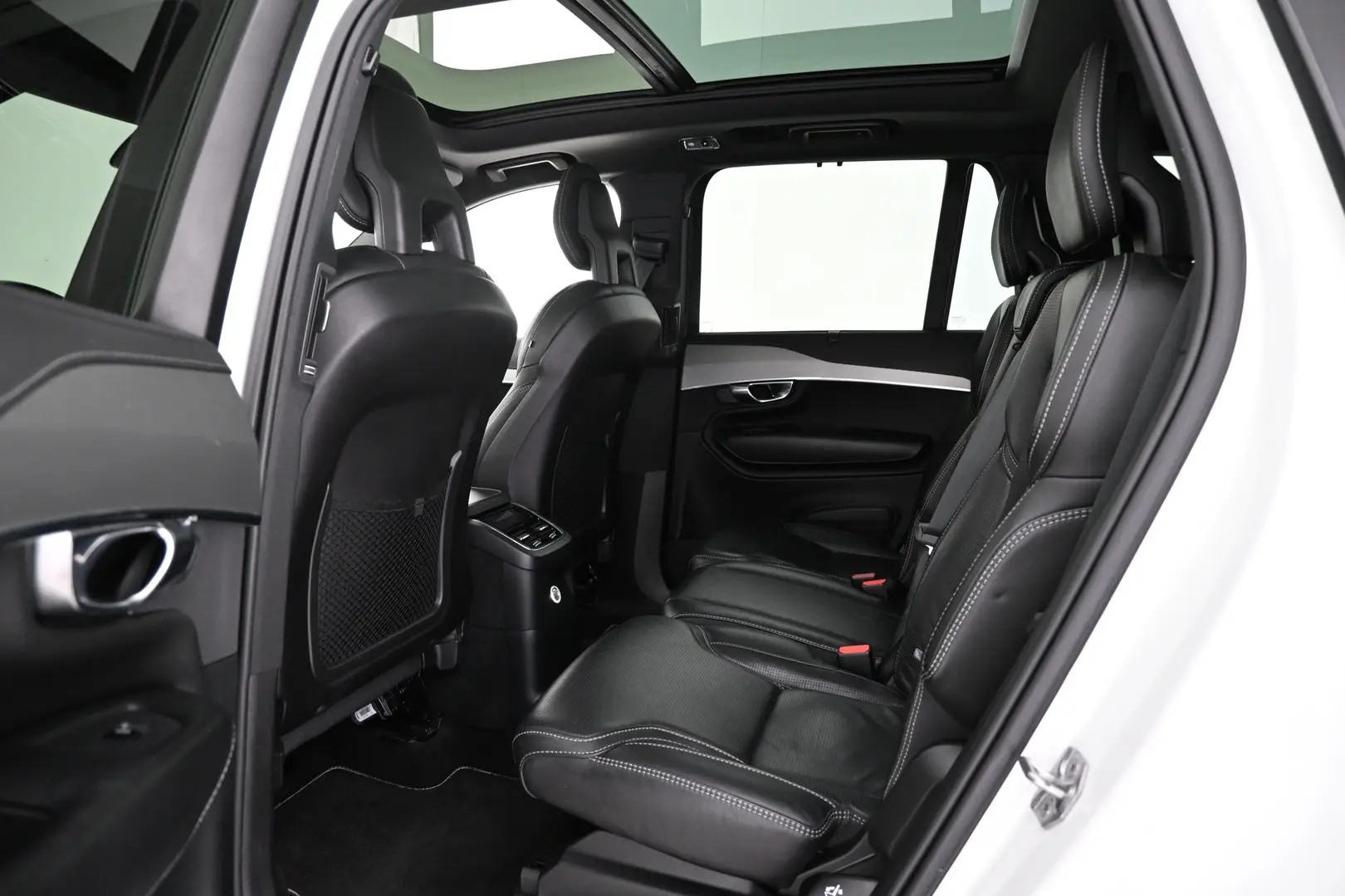 Car Image - 3vTpLUO9CXhuJhwWhlcQRe