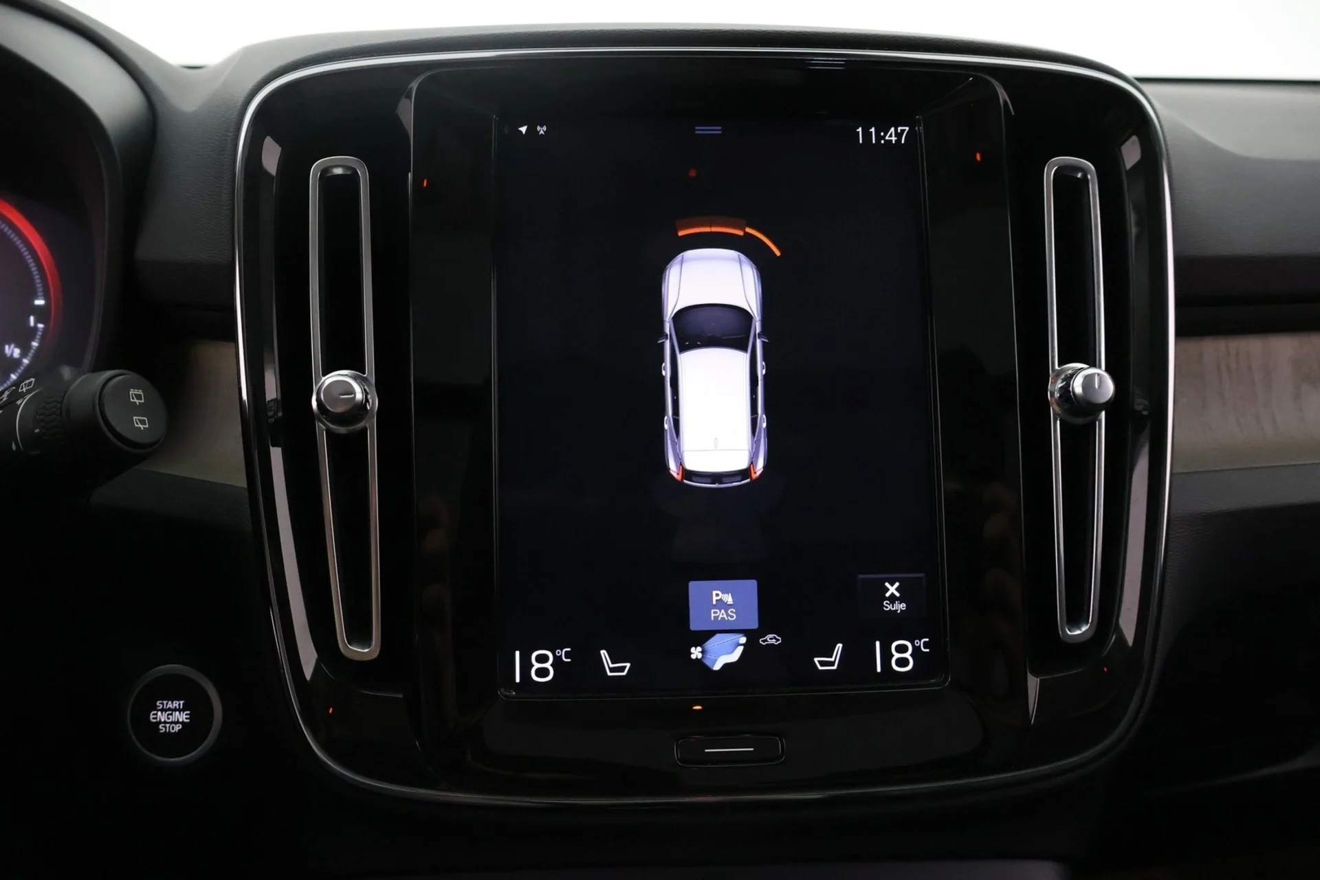 Car Image - 4TZX5NeahC5N8p8y6TQfLz
