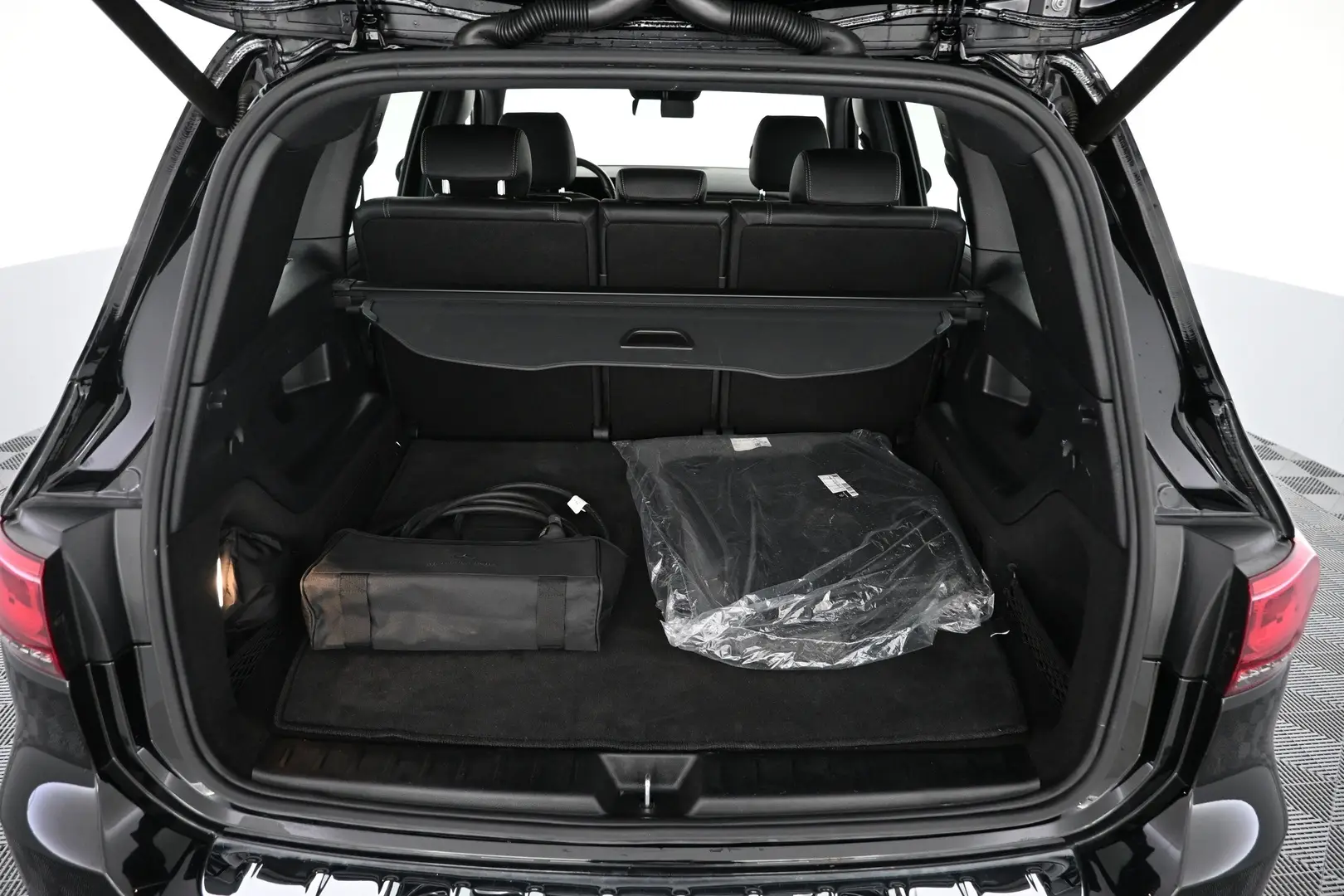 Car Image - 1D55PiIPzqSbe8ZtIx3sL2