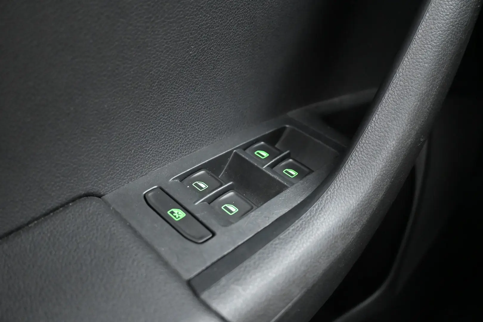 Car Image - 6yMxWjX03Laa2pMuPRhQwv