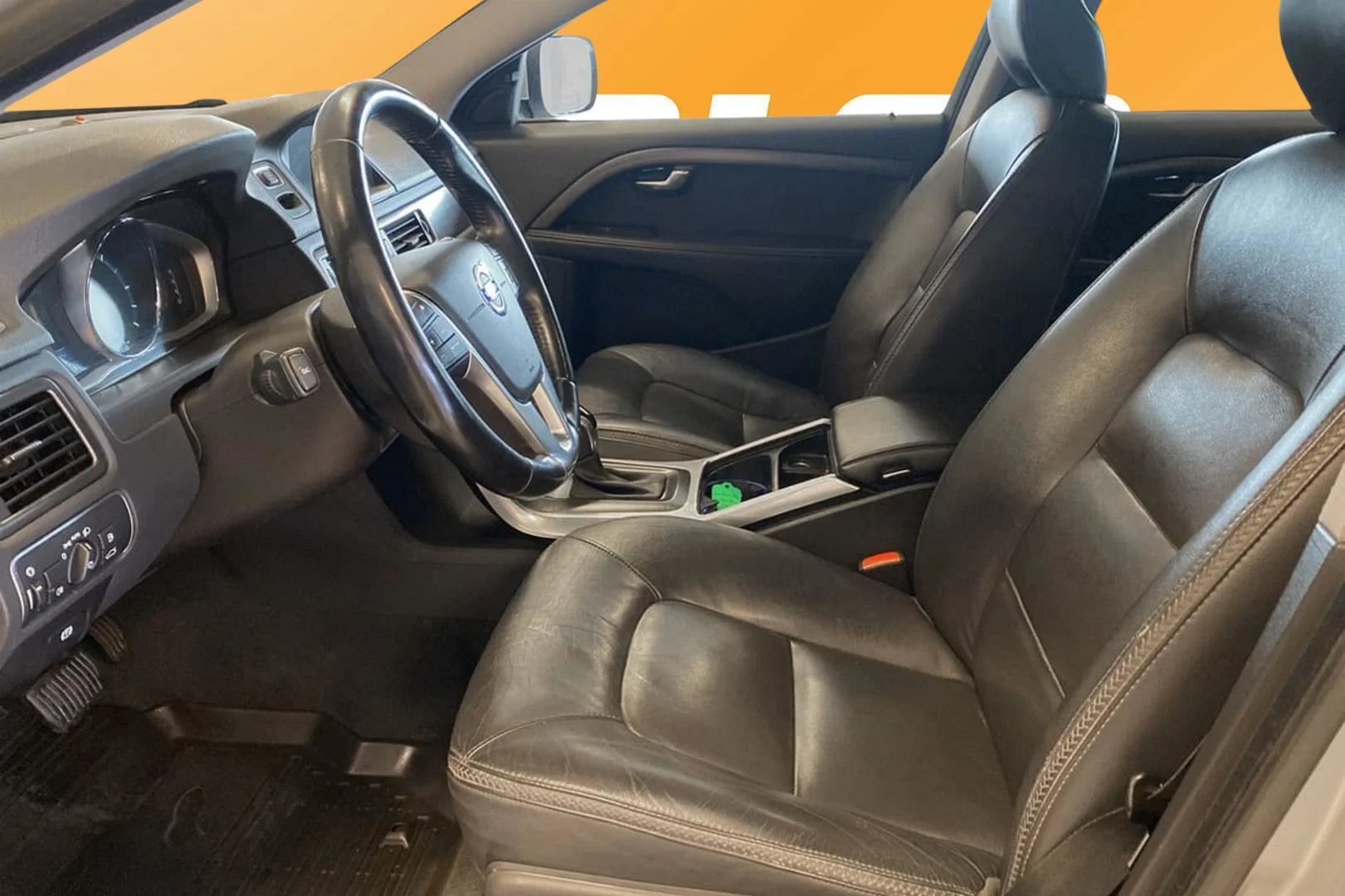 Car Image - 3pQ3FdYw7eAb50FGFXkloJ