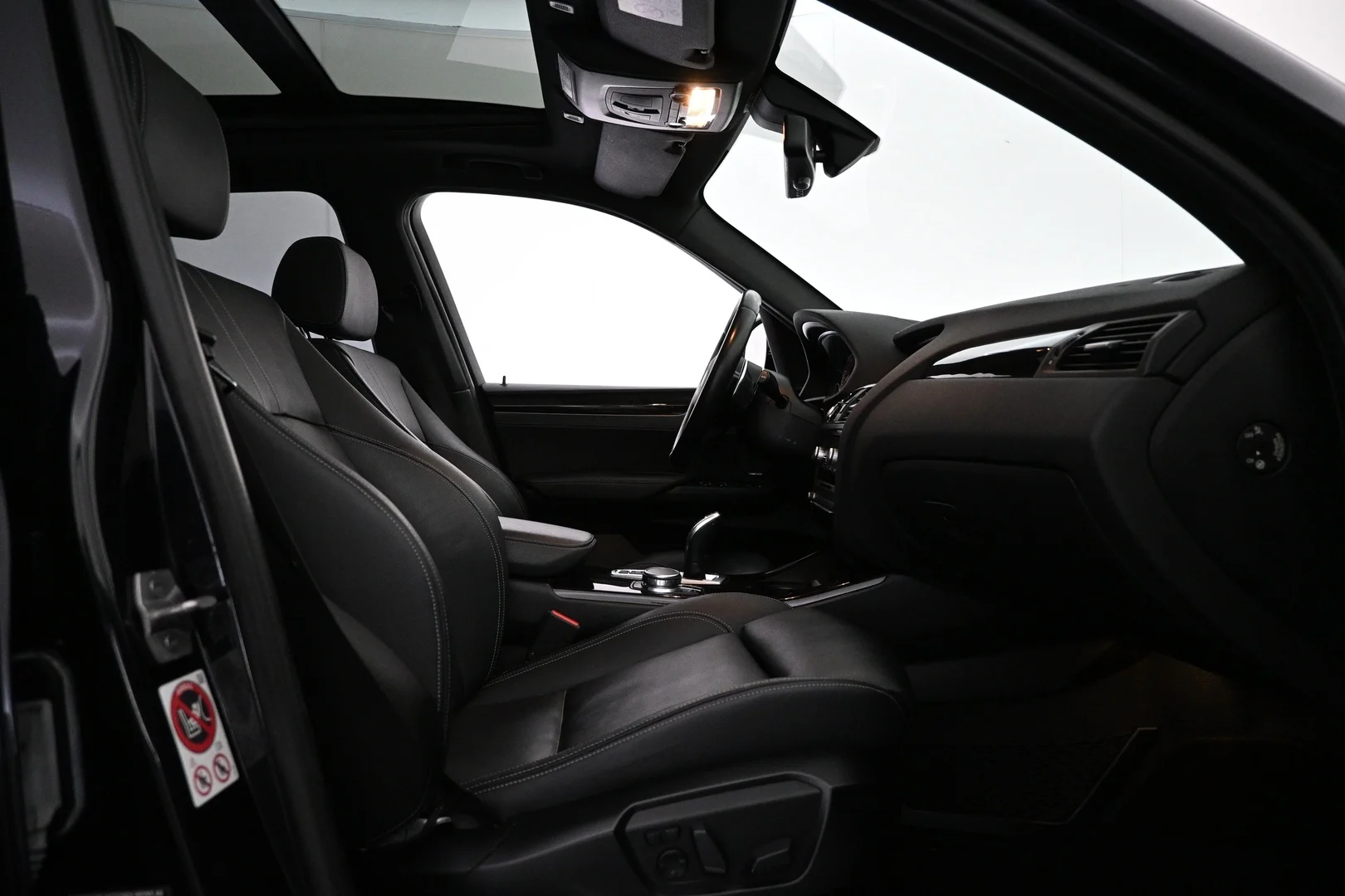 Car Image - 28cwE1kMYejtd5UVB9xkt8