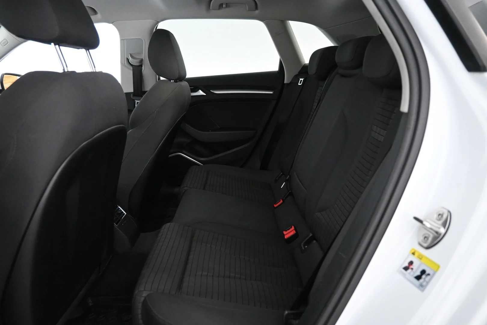 Car Image - 4vKMEcJjngUPCVDwuQT2si