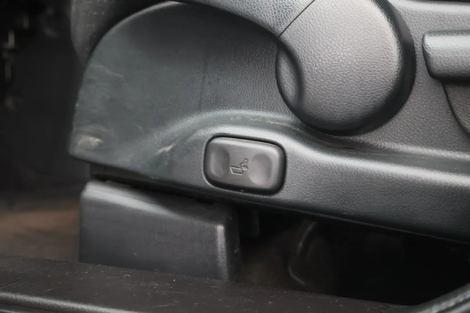 Car Image - nMoSDlS1Oppl8AF4fErnb