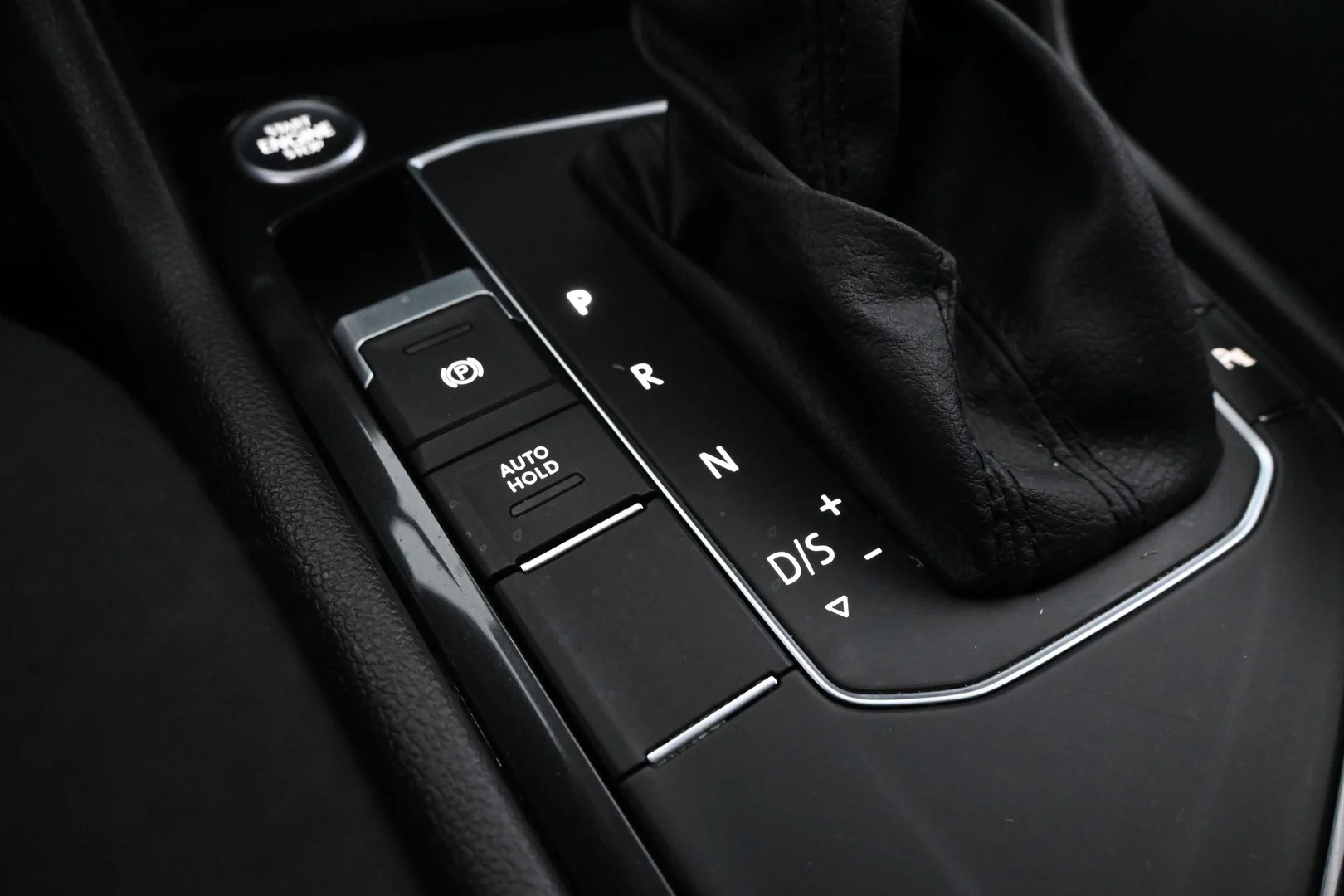 Car Image - 7l69kXpP6YWqr22azIRoBq
