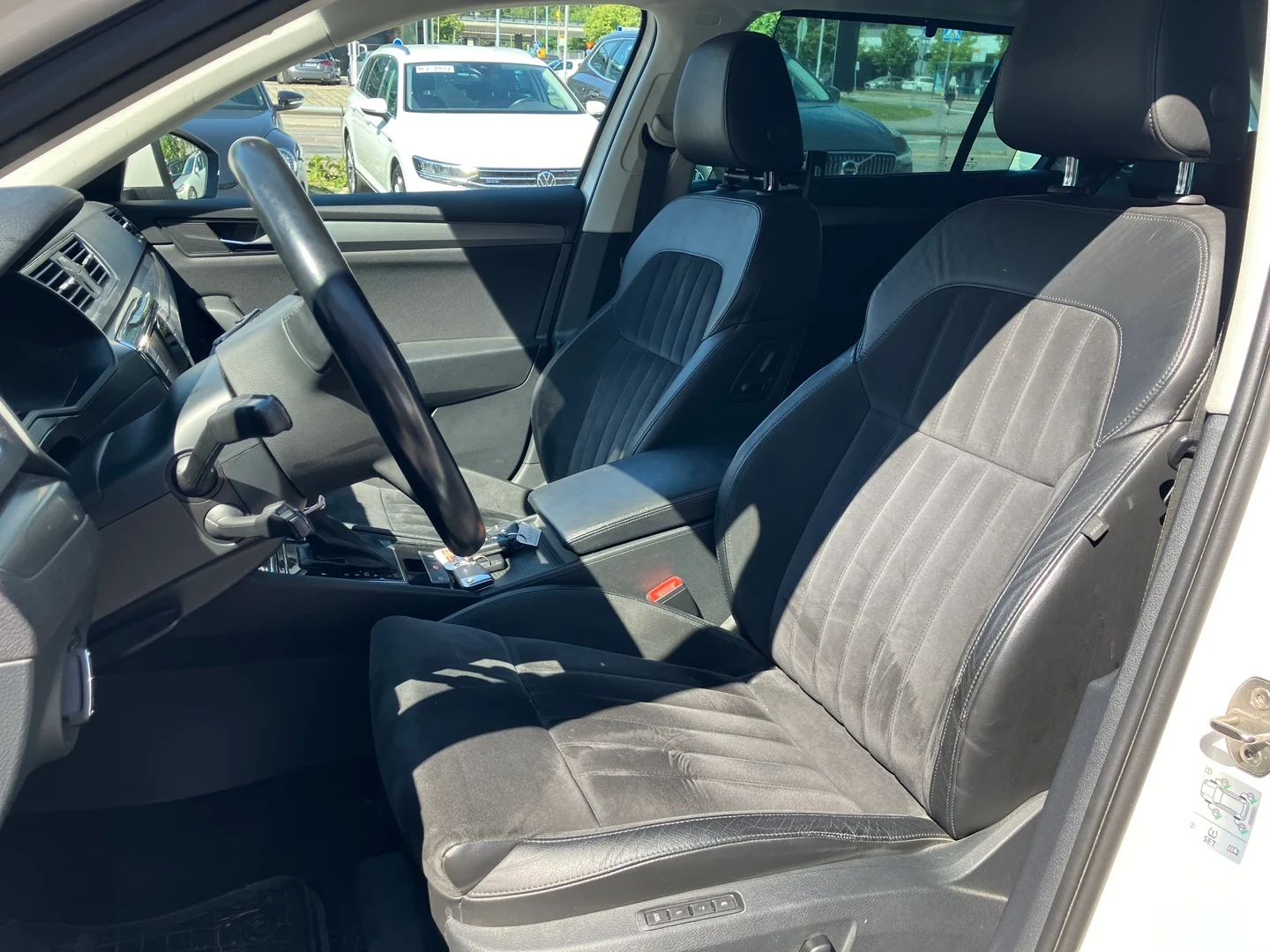 Car Image - qbsMKU5PGeGaHm8mFdwyu
