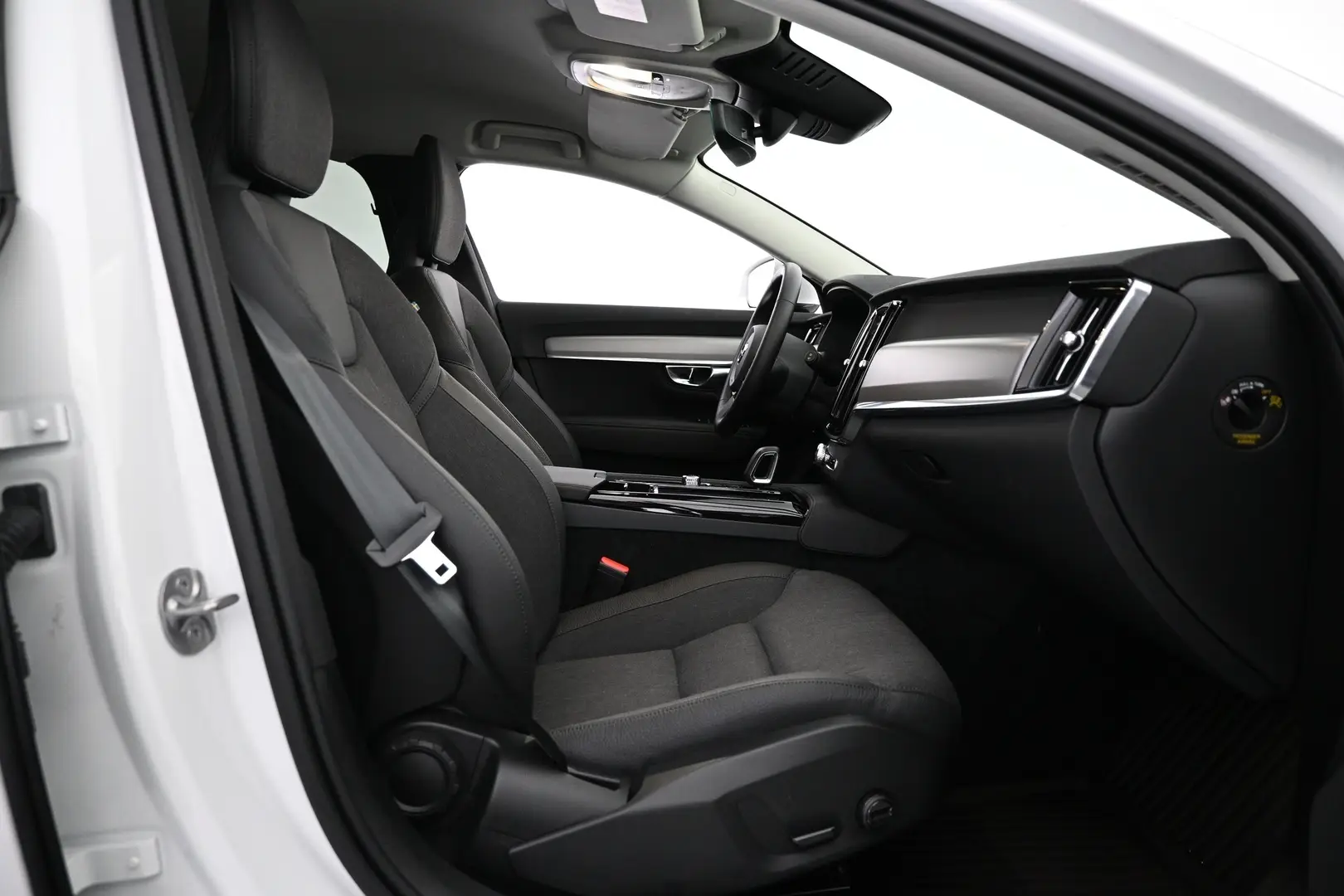 Car Image - CMT5f1eqVrs3em6o6Fxyu