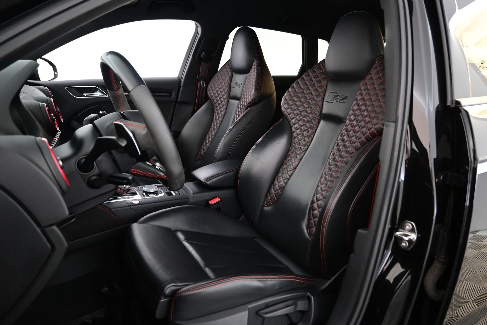 Car Image - ncXfU8ntGLfBv84DLdlz8