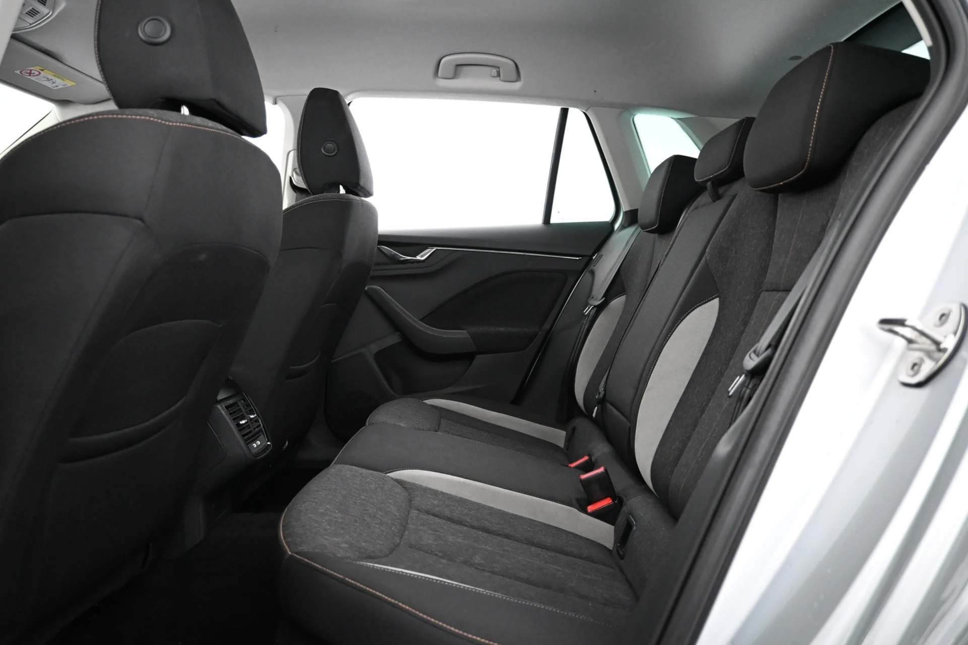 Car Image - 6wuz9agQHbUrJeLhYX3zCP