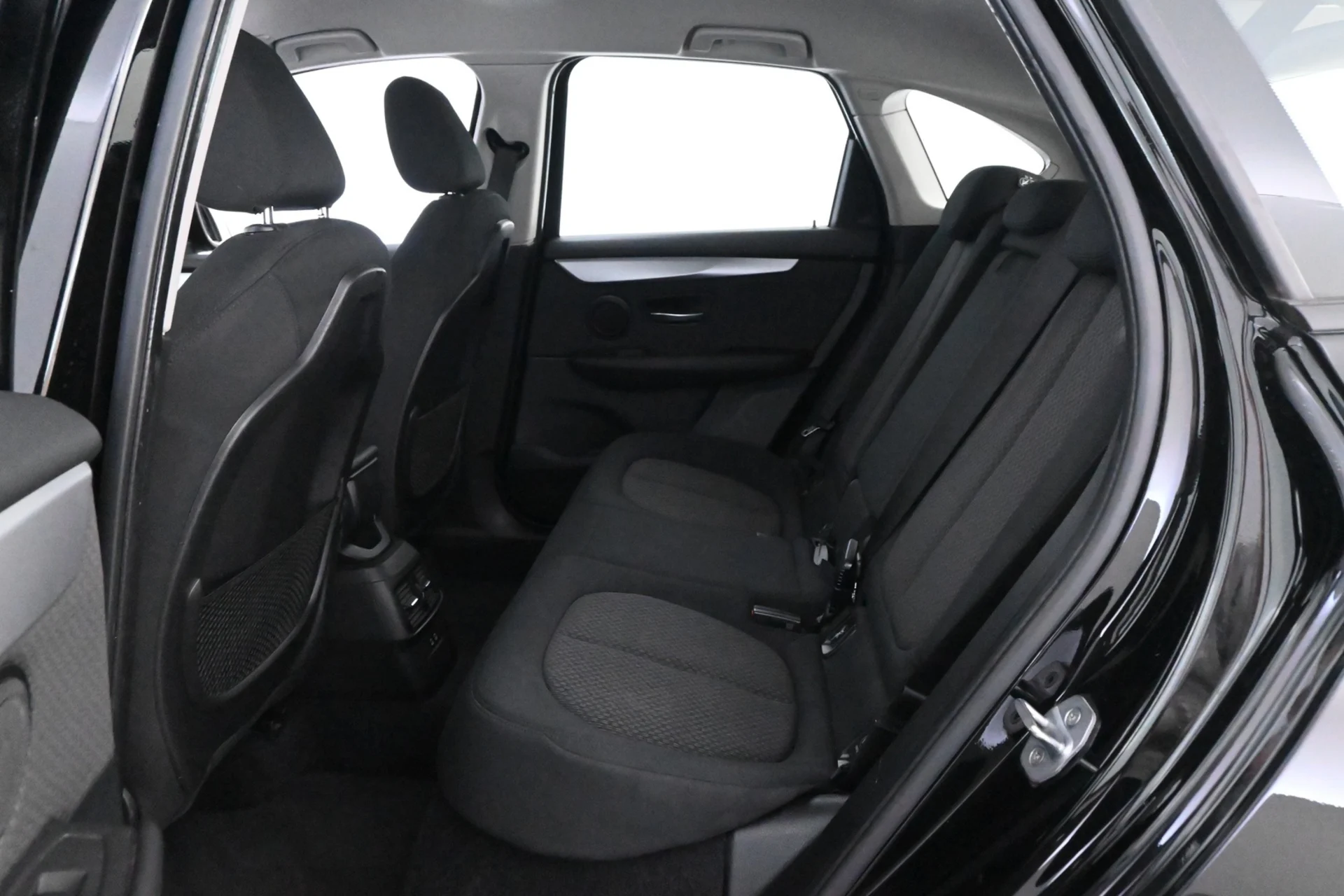 Car Image - 1C8LXoKYJU59HceSg4y7s0