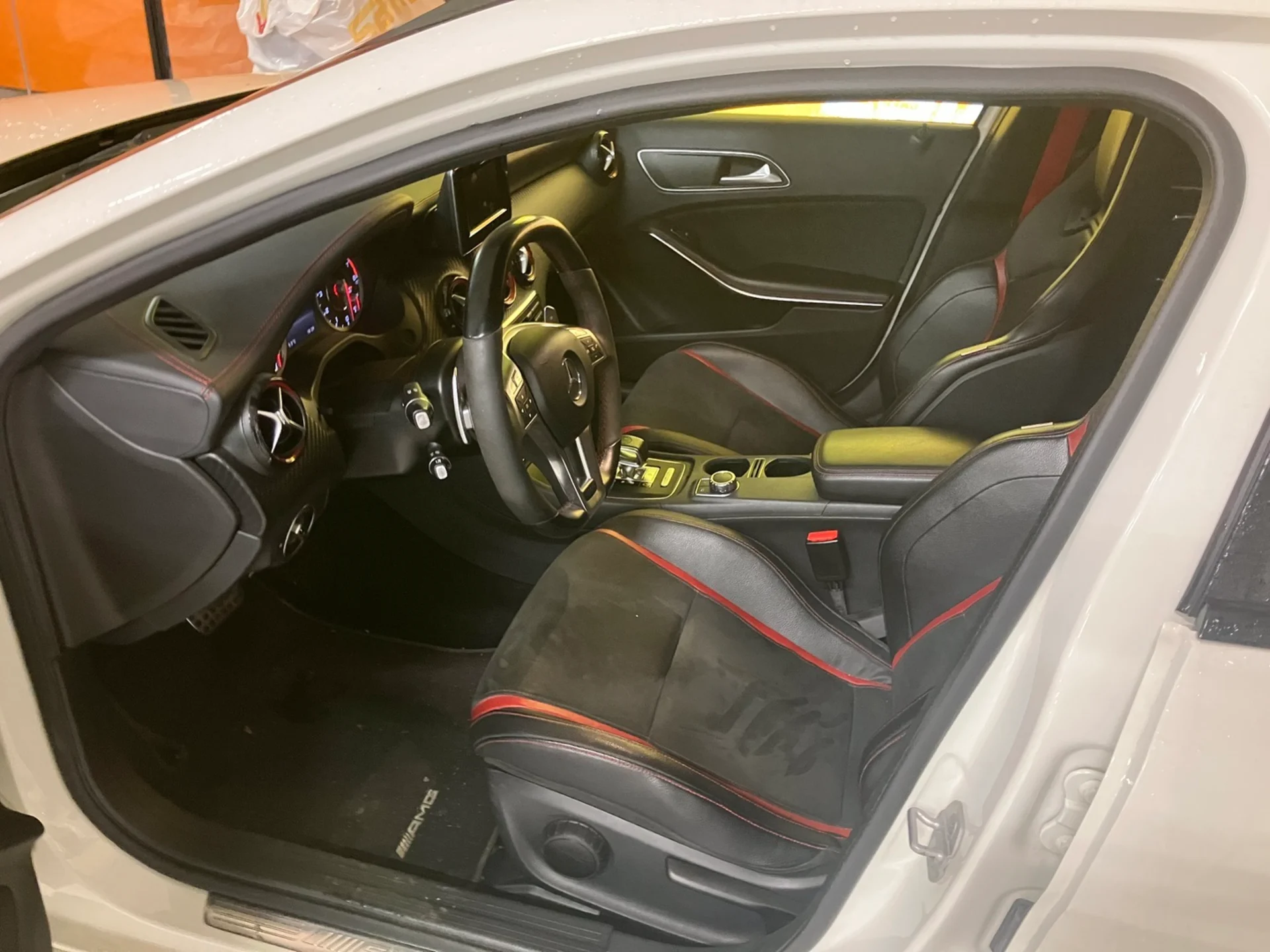 Car Image - 3TvQsMgTl07ldxHQbsKko8