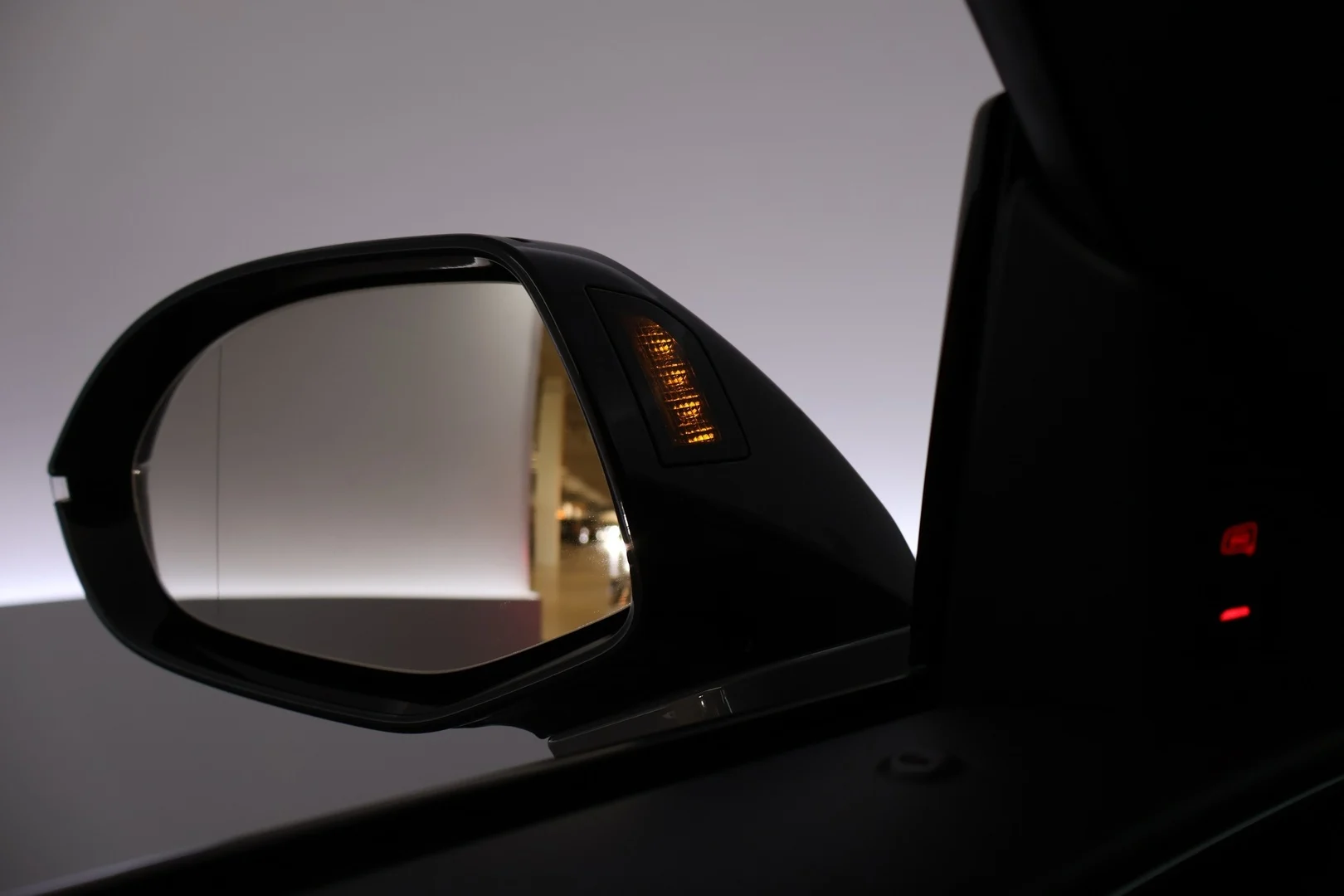 Car Image - 1KIWYy40vI8KJe6lNGoldi
