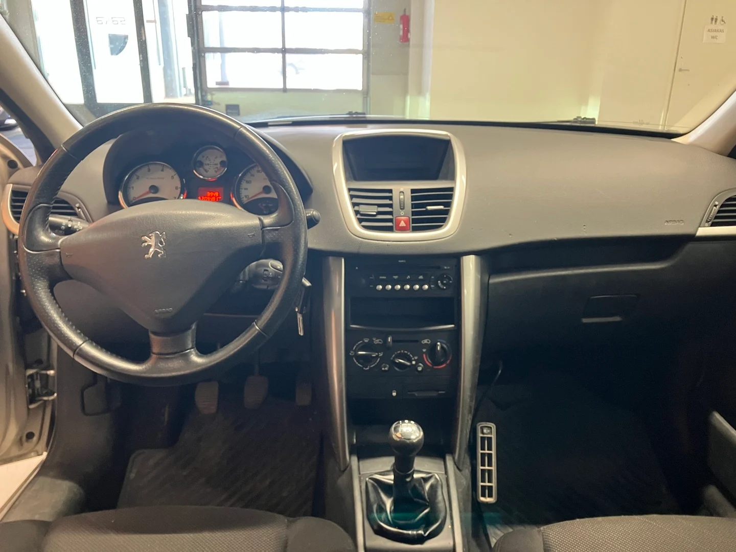 Car Image - 4ppBjihbhEjYjOdNOlAT6t