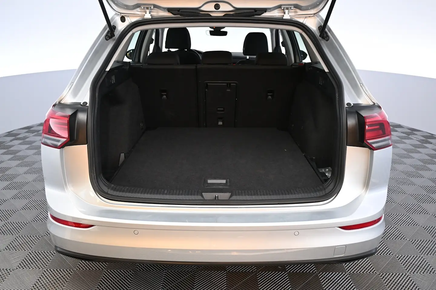Car Image - 664UHQ4V7l3HPxwfVvtZOW