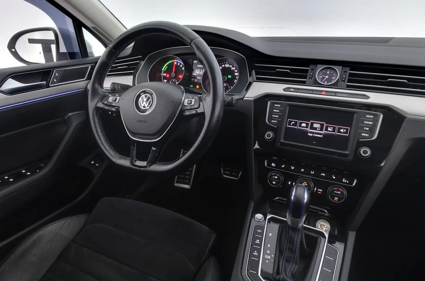 Car Image - 5W4z6HrYcc2BgK1plb77FG