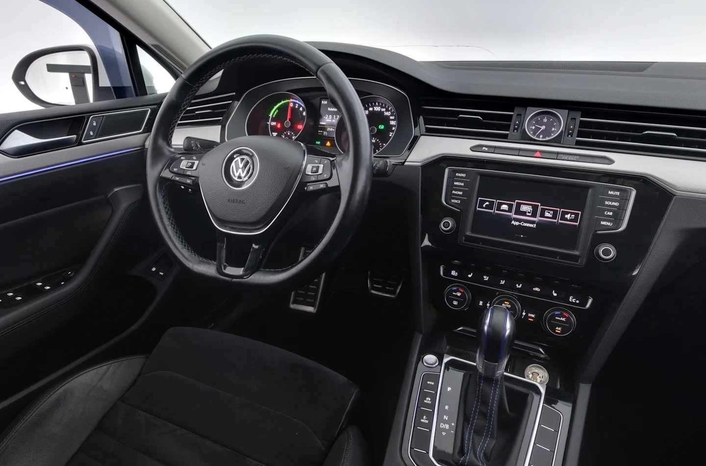 Car Image - 5W4z6HrYcc2BgK1plb77FG