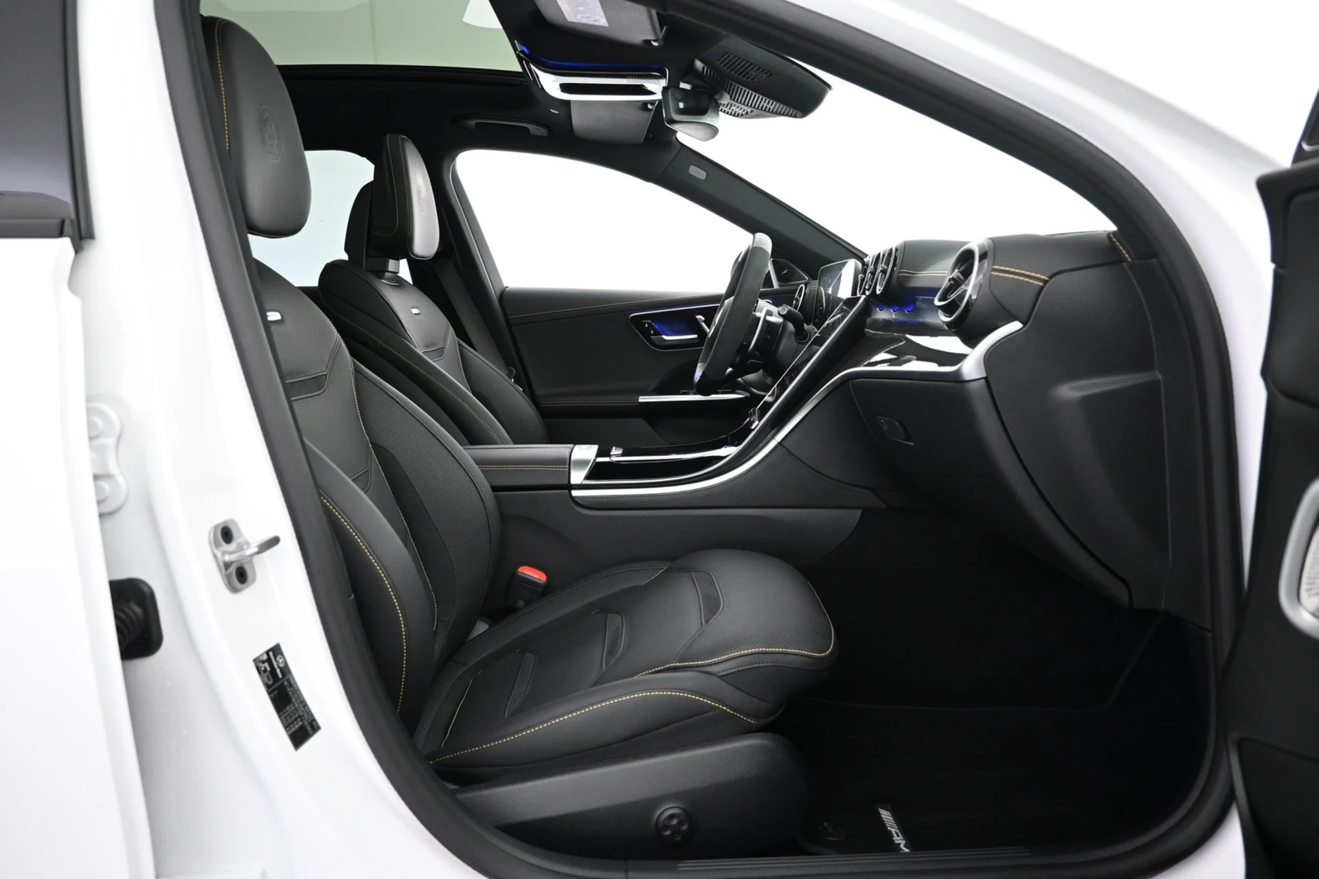 Car Image - 93nlnvf1rm2znc84w357F